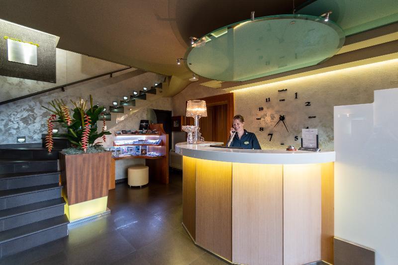 Hotel A Casa Di Ma 4*